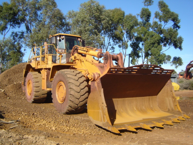 Caterpillar 988H Loader     EC8
